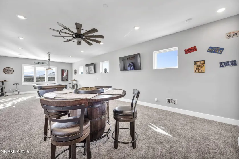 1409 Hunters Point, Gardnerville, Nevada 89410, 4 Bedrooms Bedrooms, ,5 BathroomsBathrooms,Residential,Residential,Hunters Point,260003068