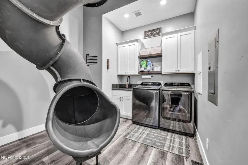 1409 Hunters Point, Gardnerville, Nevada 89410, 4 Bedrooms Bedrooms, ,5 BathroomsBathrooms,Residential,Residential,Hunters Point,260003068