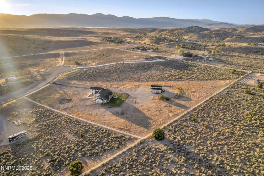 1409 Hunters Point, Gardnerville, Nevada 89410, 4 Bedrooms Bedrooms, ,5 BathroomsBathrooms,Residential,Residential,Hunters Point,260003068