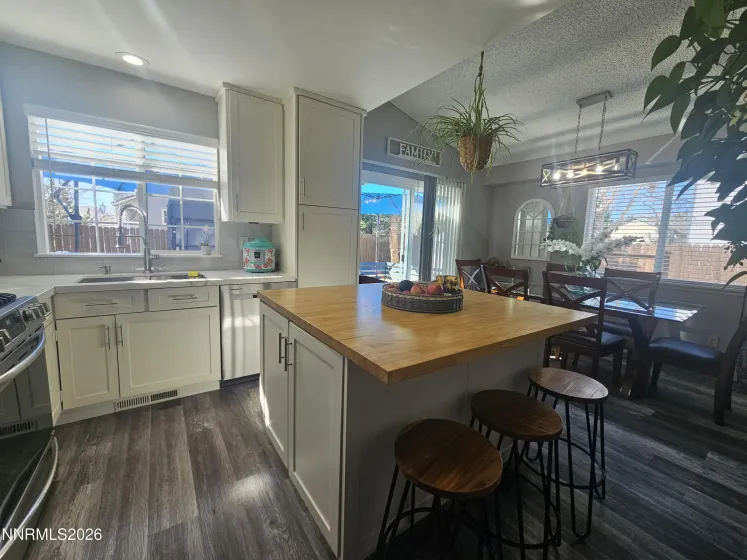 5455 Santa Barbara, Sparks, Nevada 89436, 3 Bedrooms Bedrooms, ,2 BathroomsBathrooms,Residential,Residential,Santa Barbara,260003069