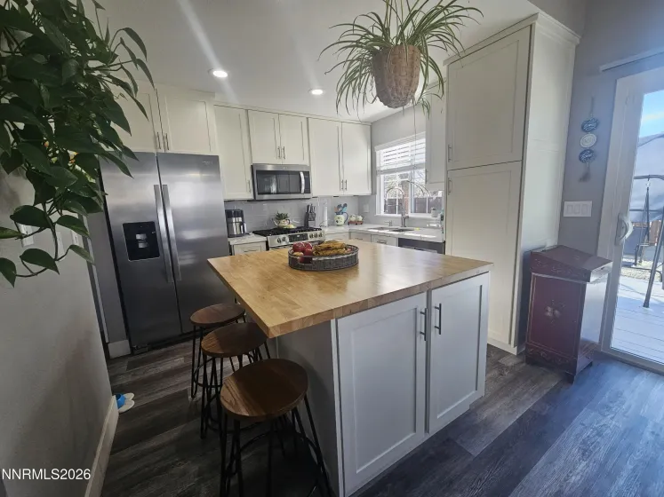 5455 Santa Barbara, Sparks, Nevada 89436, 3 Bedrooms Bedrooms, ,2 BathroomsBathrooms,Residential,Residential,Santa Barbara,260003069