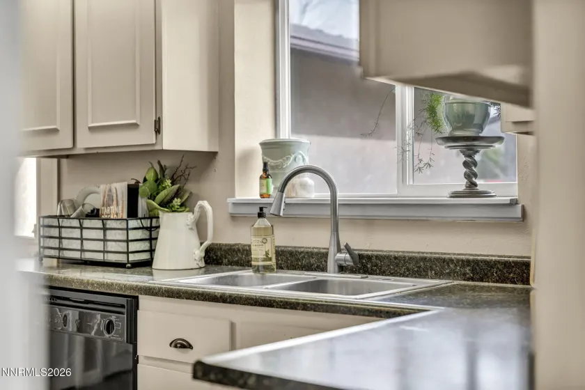 1575 Railroad, Carson City, Nevada 89701, 3 Bedrooms Bedrooms, ,3 BathroomsBathrooms,Residential,Residential,Railroad,260003070