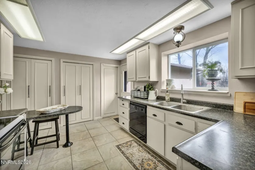 1575 Railroad, Carson City, Nevada 89701, 3 Bedrooms Bedrooms, ,3 BathroomsBathrooms,Residential,Residential,Railroad,260003070