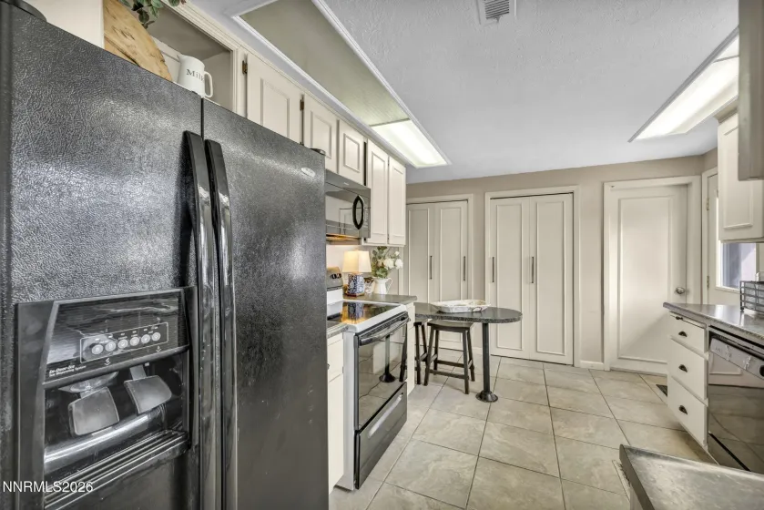 1575 Railroad, Carson City, Nevada 89701, 3 Bedrooms Bedrooms, ,3 BathroomsBathrooms,Residential,Residential,Railroad,260003070