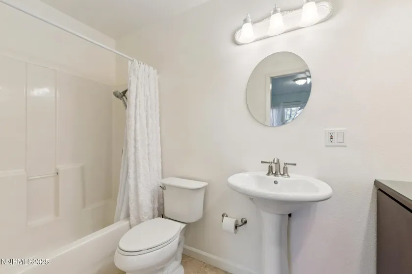 709 Caughlin, Reno, Nevada 89519, 3 Bedrooms Bedrooms, ,3 BathroomsBathrooms,Residential,Residential,Caughlin,260003074