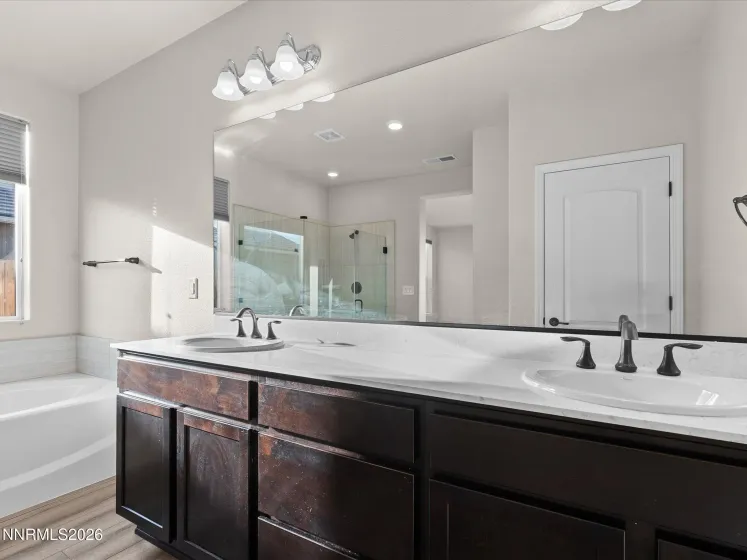 500 Coulee Meadow, Sparks, Nevada 89441, 3 Bedrooms Bedrooms, ,2 BathroomsBathrooms,Residential,Residential,Coulee Meadow,260003077