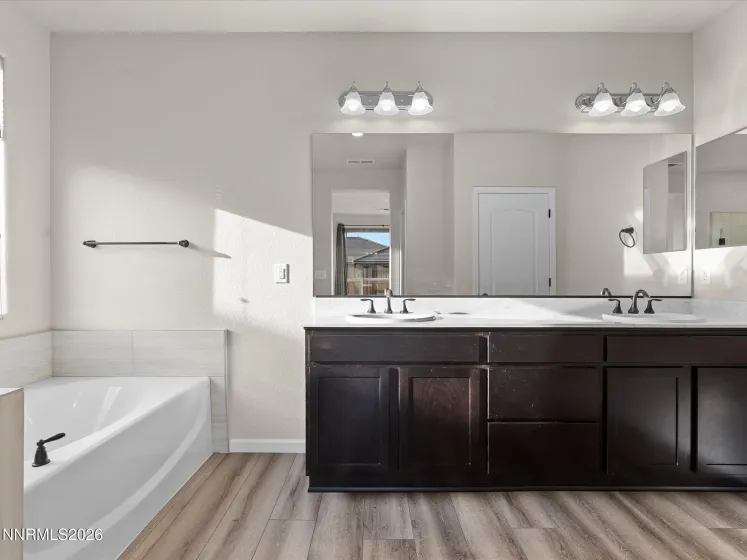 500 Coulee Meadow, Sparks, Nevada 89441, 3 Bedrooms Bedrooms, ,2 BathroomsBathrooms,Residential,Residential,Coulee Meadow,260003077