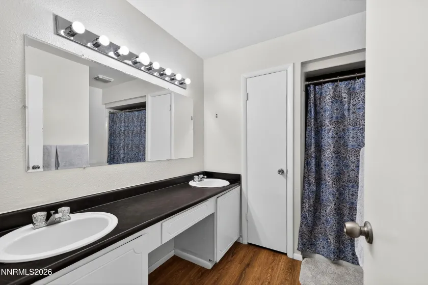 613 Smithridge, Reno, Nevada 89502, 2 Bedrooms Bedrooms, ,2 BathroomsBathrooms,Residential,Residential,Smithridge,260003081