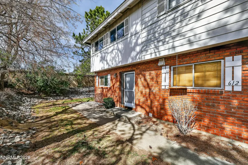 613 Smithridge, Reno, Nevada 89502, 2 Bedrooms Bedrooms, ,2 BathroomsBathrooms,Residential,Residential,Smithridge,260003081