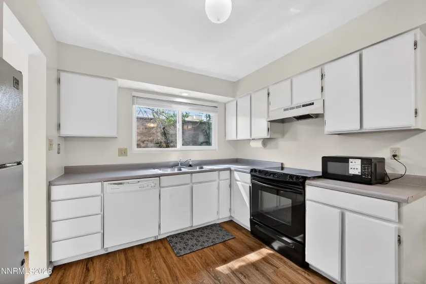 613 Smithridge, Reno, Nevada 89502, 2 Bedrooms Bedrooms, ,2 BathroomsBathrooms,Residential,Residential,Smithridge,260003081