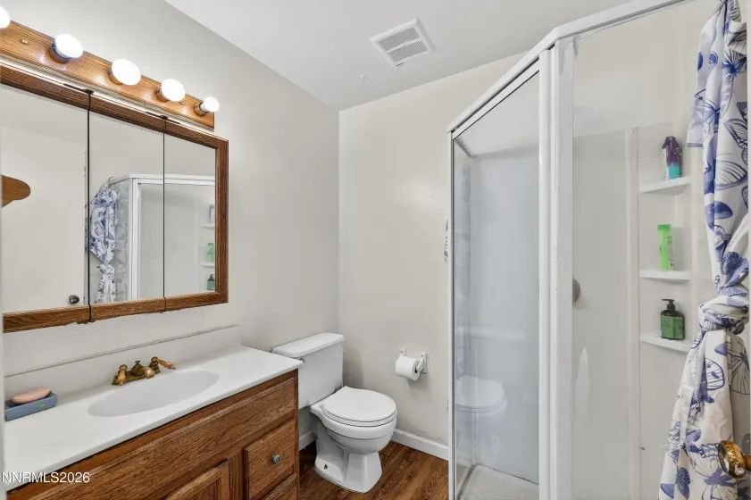 1544 Chester, Sparks, Nevada 89431, 3 Bedrooms Bedrooms, ,2 BathroomsBathrooms,Residential,Residential,Chester,260003085