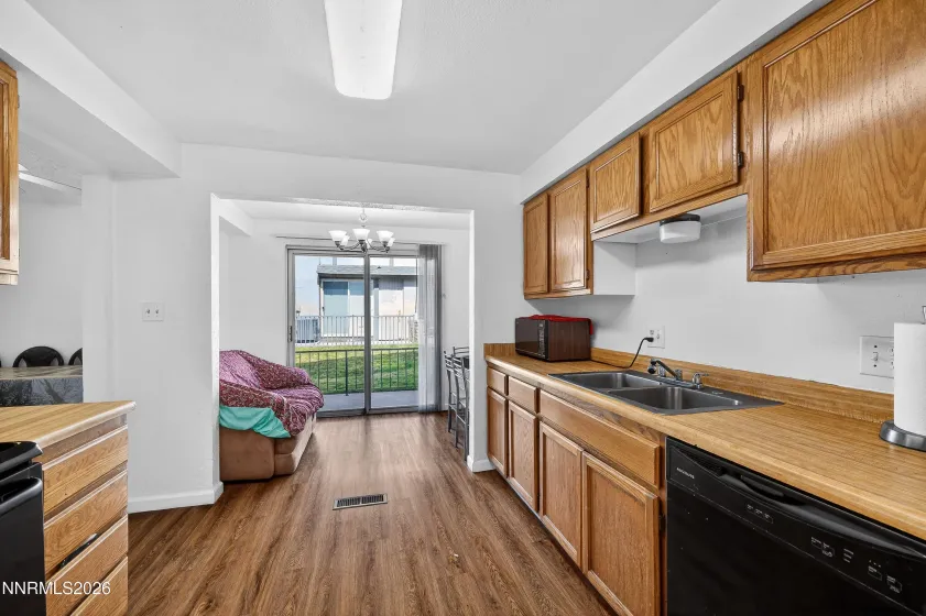 1544 Chester, Sparks, Nevada 89431, 3 Bedrooms Bedrooms, ,2 BathroomsBathrooms,Residential,Residential,Chester,260003085