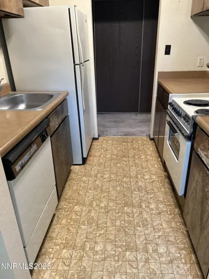 1000 Beck, Reno, Nevada 89509, 2 Bedrooms Bedrooms, ,2 BathroomsBathrooms,Residential,Residential,Beck,250052891