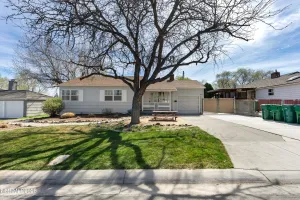 1060 Whitaker, Reno, Nevada 89503, 3 Bedrooms Bedrooms, ,2 BathroomsBathrooms,Residential,Residential,Whitaker,260003121