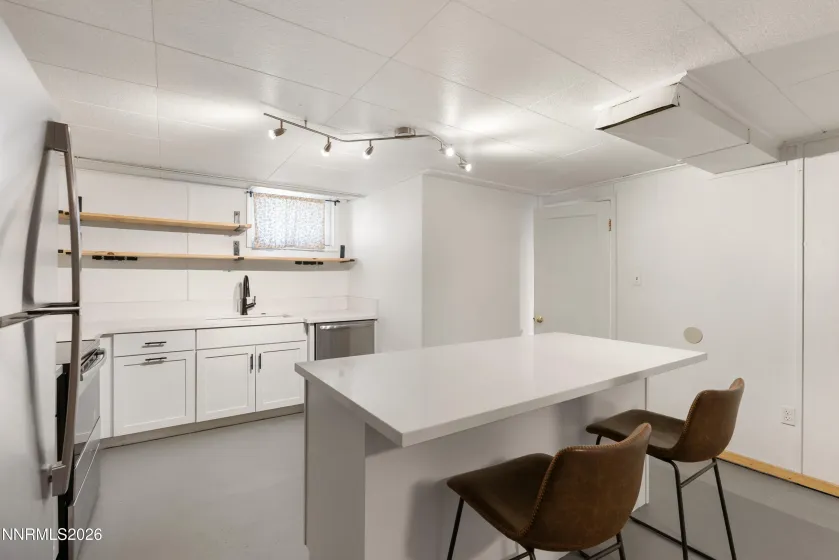 1060 Whitaker, Reno, Nevada 89503, 3 Bedrooms Bedrooms, ,2 BathroomsBathrooms,Residential,Residential,Whitaker,260003121