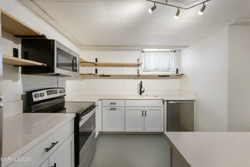 1060 Whitaker, Reno, Nevada 89503, 3 Bedrooms Bedrooms, ,2 BathroomsBathrooms,Residential,Residential,Whitaker,260003121