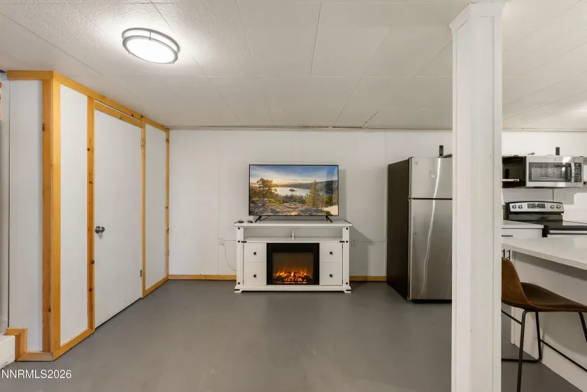 1060 Whitaker, Reno, Nevada 89503, 3 Bedrooms Bedrooms, ,2 BathroomsBathrooms,Residential,Residential,Whitaker,260003121