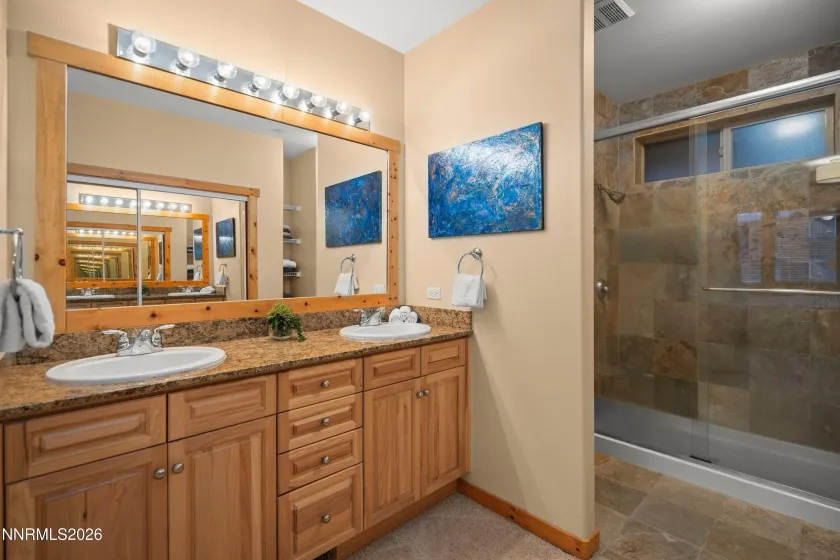 11420 Dolomite, Truckee, California 96161, 2 Bedrooms Bedrooms, ,2 BathroomsBathrooms,Residential,Residential,Dolomite,260003090