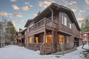 11420 Dolomite, Truckee, California 96161, 2 Bedrooms Bedrooms, ,2 BathroomsBathrooms,Residential,Residential,Dolomite,260003090