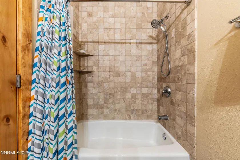 11420 Dolomite, Truckee, California 96161, 2 Bedrooms Bedrooms, ,2 BathroomsBathrooms,Residential,Residential,Dolomite,260003090