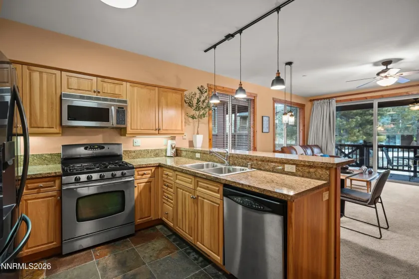 11420 Dolomite, Truckee, California 96161, 2 Bedrooms Bedrooms, ,2 BathroomsBathrooms,Residential,Residential,Dolomite,260003090