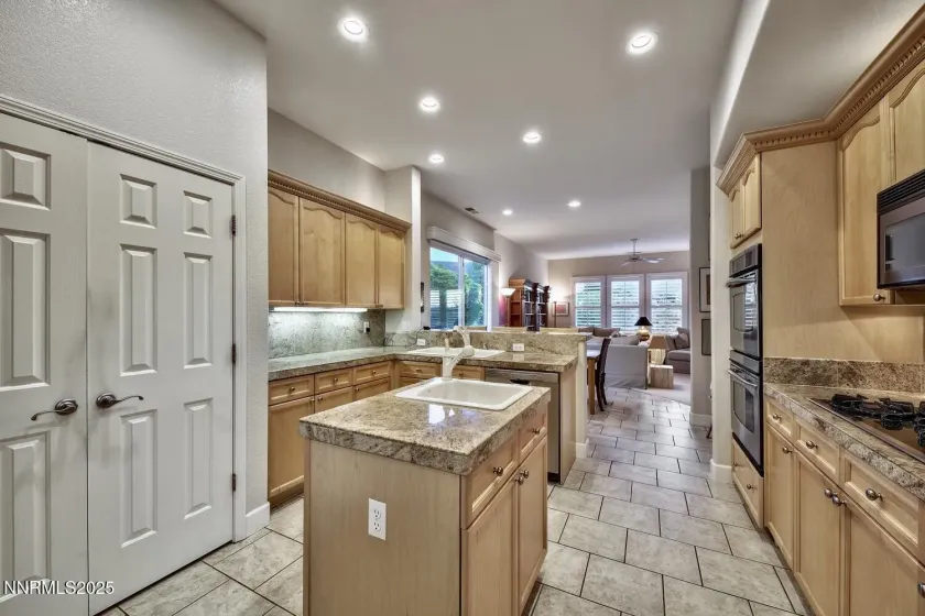 5710 White Sands, Reno, Nevada 89511, 4 Bedrooms Bedrooms, ,3 BathroomsBathrooms,Residential,Residential,White Sands,260003091