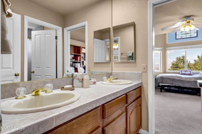 6194 Laurelwood, Reno, Nevada 89519, 3 Bedrooms Bedrooms, ,3 BathroomsBathrooms,Residential,Residential,Laurelwood,260003094