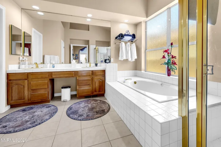 6194 Laurelwood, Reno, Nevada 89519, 3 Bedrooms Bedrooms, ,3 BathroomsBathrooms,Residential,Residential,Laurelwood,260003094