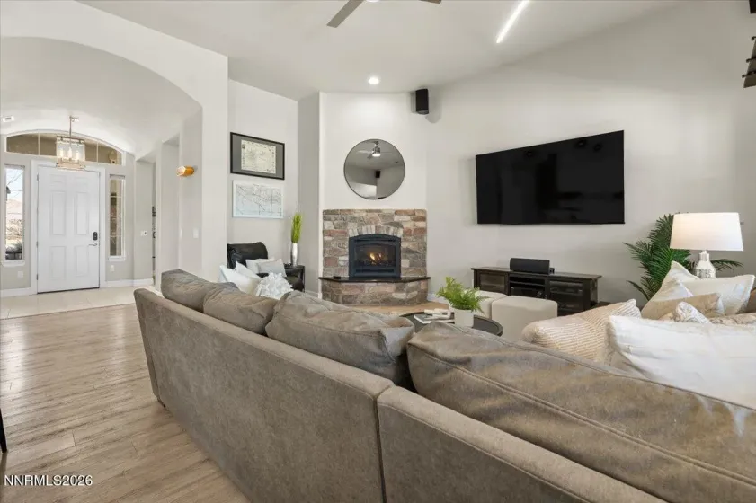 11565 Eagle Peak, Sparks, Nevada 89441, 5 Bedrooms Bedrooms, ,3 BathroomsBathrooms,Residential,Residential,Eagle Peak,260003097