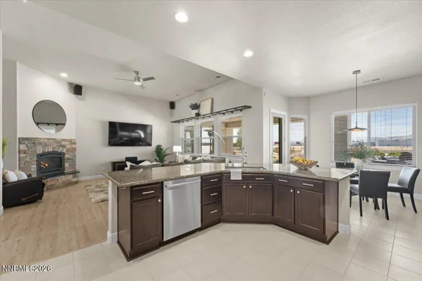 11565 Eagle Peak, Sparks, Nevada 89441, 5 Bedrooms Bedrooms, ,3 BathroomsBathrooms,Residential,Residential,Eagle Peak,260003097