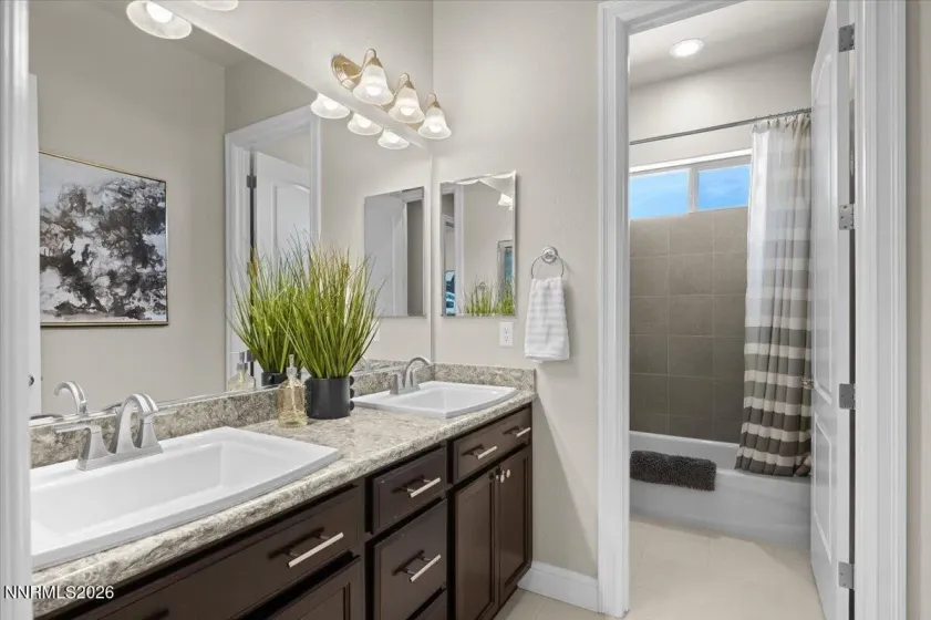 11565 Eagle Peak, Sparks, Nevada 89441, 5 Bedrooms Bedrooms, ,3 BathroomsBathrooms,Residential,Residential,Eagle Peak,260003097