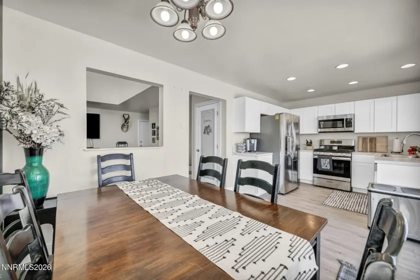 6905 Peppermint, Reno, Nevada 89506, 3 Bedrooms Bedrooms, ,3 BathroomsBathrooms,Residential,Residential,Peppermint,260003098