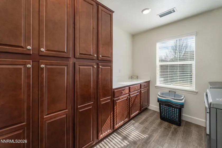 7021 Saddlehorn, Carson City, Nevada 89701, 4 Bedrooms Bedrooms, ,3 BathroomsBathrooms,Residential,Residential,Saddlehorn,260003101