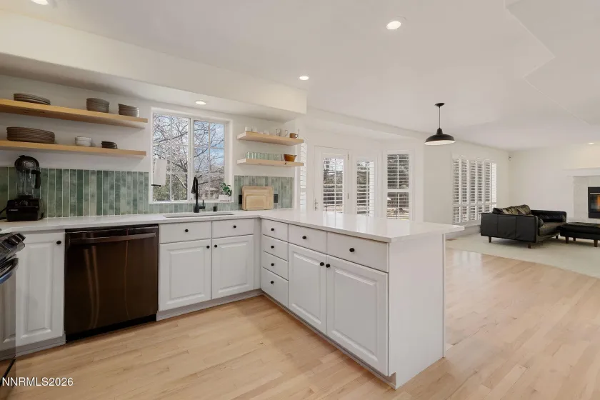 40 Day Lily, Reno, Nevada 89511, 5 Bedrooms Bedrooms, ,4 BathroomsBathrooms,Residential,Residential,Day Lily,260003100