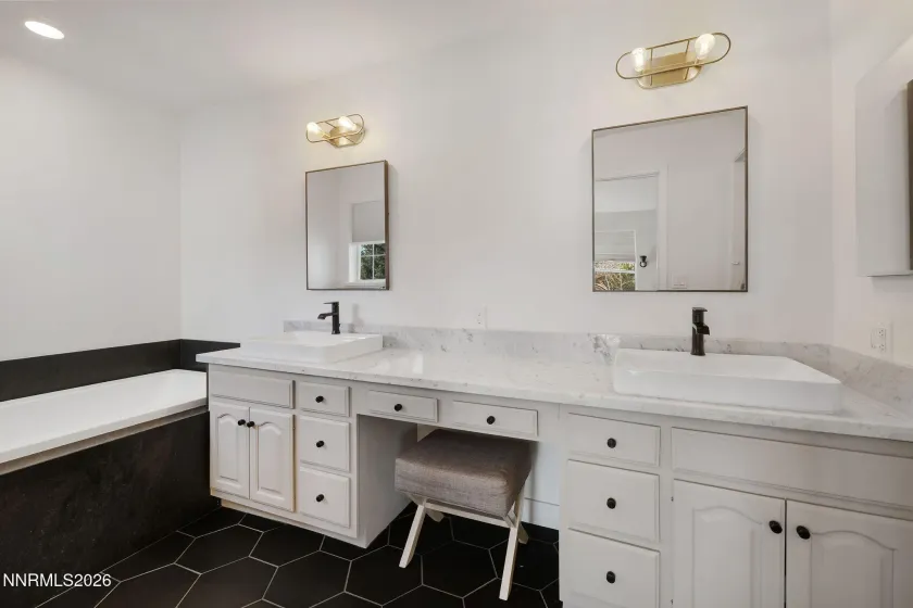 40 Day Lily, Reno, Nevada 89511, 5 Bedrooms Bedrooms, ,4 BathroomsBathrooms,Residential,Residential,Day Lily,260003100