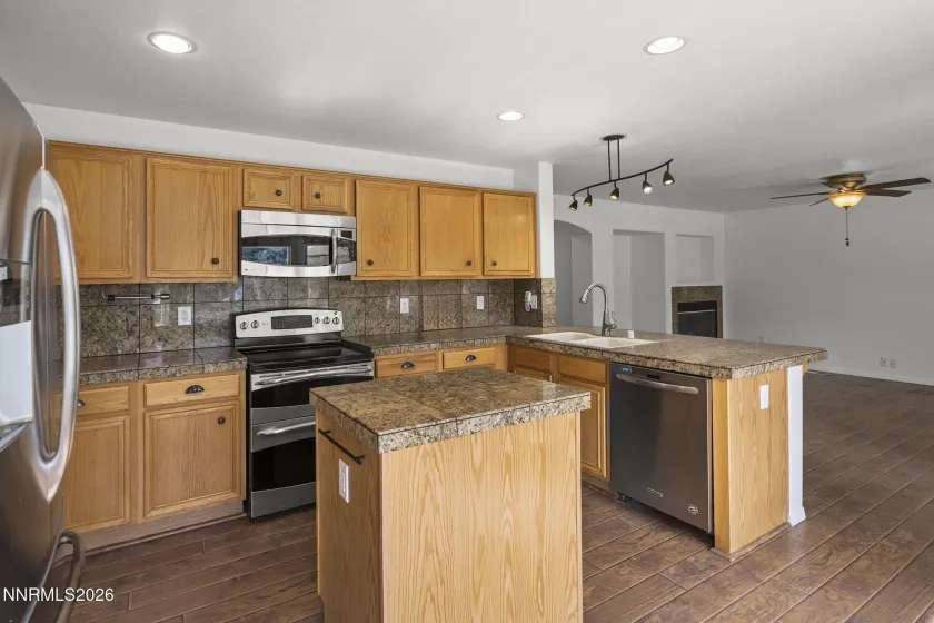 409 Solitude, Reno, Nevada 89511, 4 Bedrooms Bedrooms, ,3 BathroomsBathrooms,Residential,Residential,Solitude,260003103