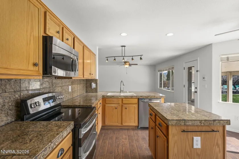 409 Solitude, Reno, Nevada 89511, 4 Bedrooms Bedrooms, ,3 BathroomsBathrooms,Residential,Residential,Solitude,260003103