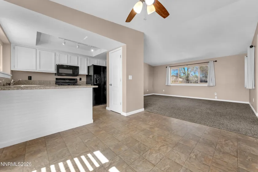 70 Palm Springs, Sparks, Nevada 89441, 3 Bedrooms Bedrooms, ,2 BathroomsBathrooms,Residential,Residential,Palm Springs,260003105