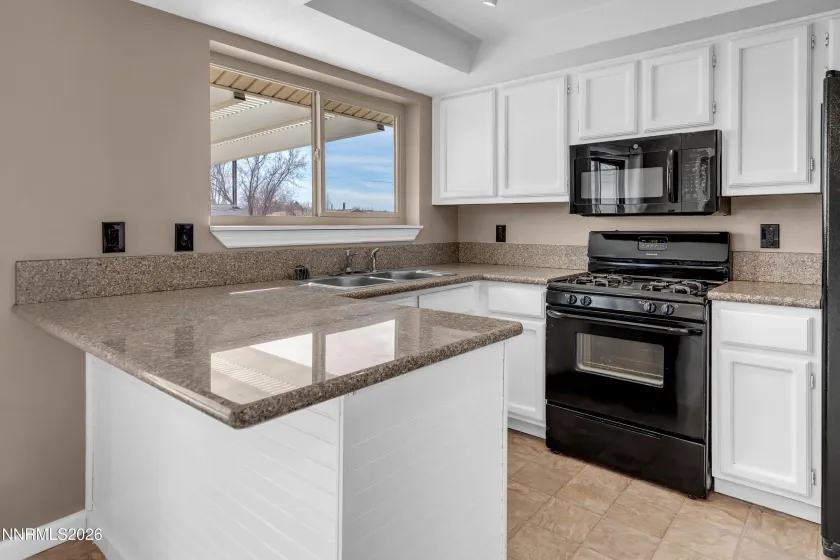 70 Palm Springs, Sparks, Nevada 89441, 3 Bedrooms Bedrooms, ,2 BathroomsBathrooms,Residential,Residential,Palm Springs,260003105