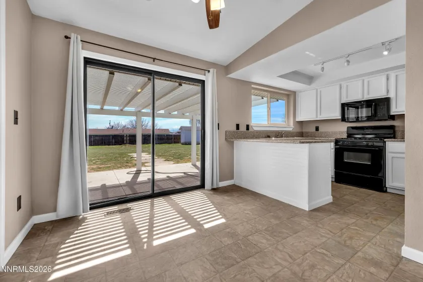 70 Palm Springs, Sparks, Nevada 89441, 3 Bedrooms Bedrooms, ,2 BathroomsBathrooms,Residential,Residential,Palm Springs,260003105