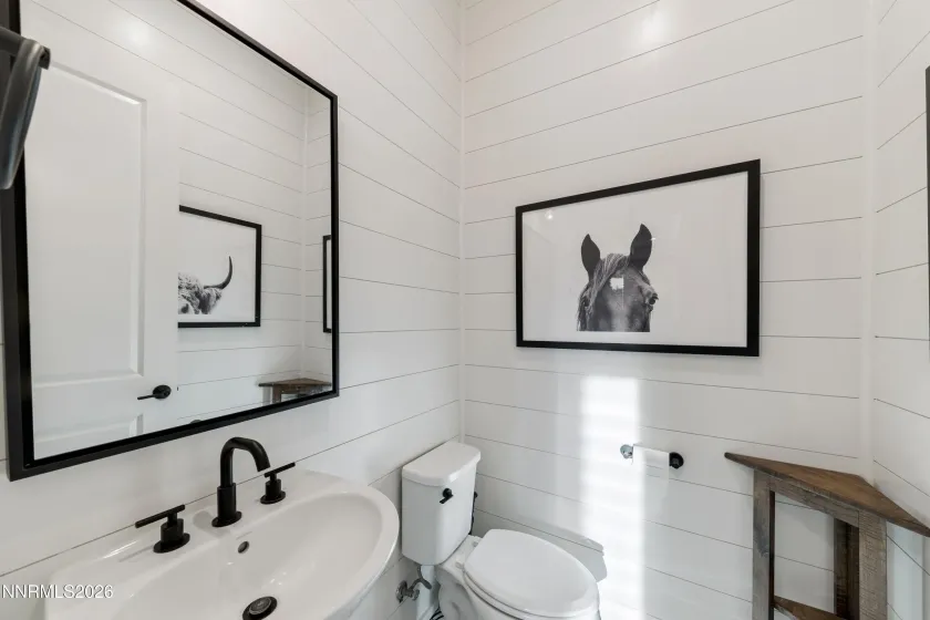 9809 Dyevera, Reno, Nevada 89521, 3 Bedrooms Bedrooms, ,3 BathroomsBathrooms,Residential,Residential,Dyevera,260003124