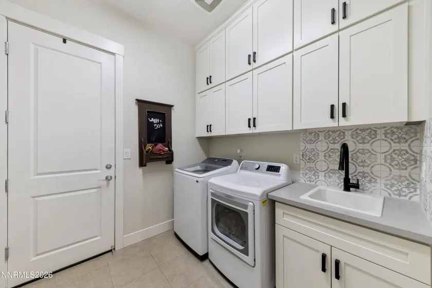 9809 Dyevera, Reno, Nevada 89521, 3 Bedrooms Bedrooms, ,3 BathroomsBathrooms,Residential,Residential,Dyevera,260003124