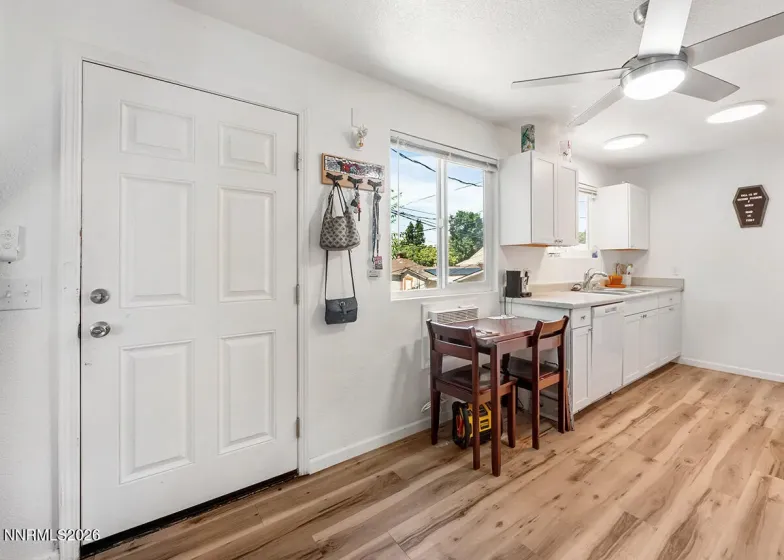 1130 E, Sparks, Nevada 89431, 6 Bedrooms Bedrooms, ,3 BathroomsBathrooms,Residential Income,Residential,E,260002802