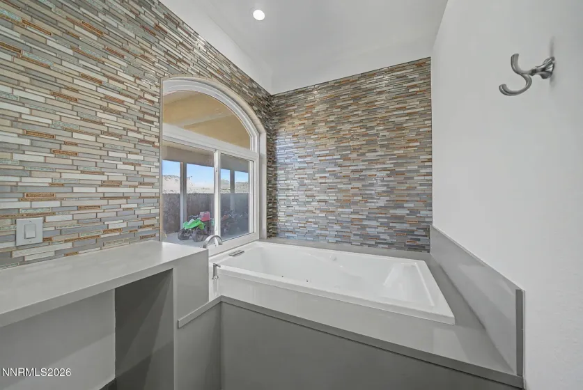 1215 Serpentine, Reno, Nevada 89506, 4 Bedrooms Bedrooms, ,5 BathroomsBathrooms,Residential,Residential,Serpentine,260003130