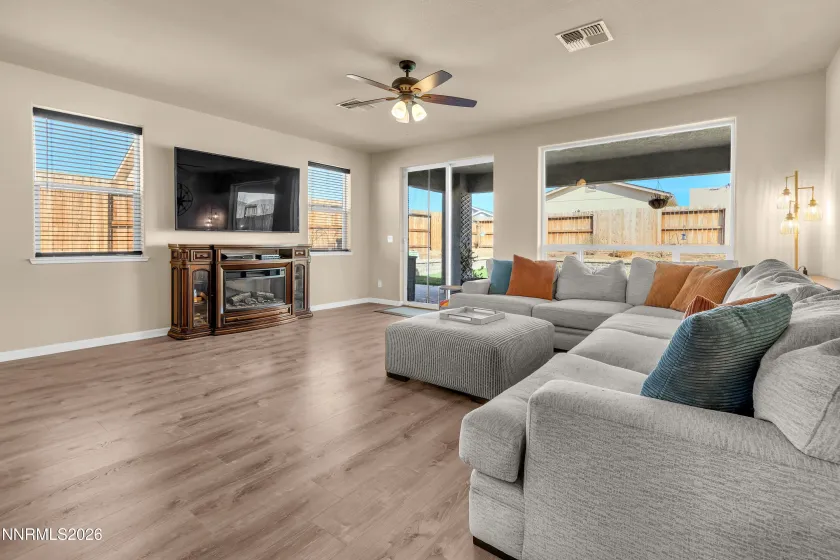 2130 Jordan Meadows, Sparks, Nevada 89441, 3 Bedrooms Bedrooms, ,2 BathroomsBathrooms,Residential,Residential,Jordan Meadows,260003132