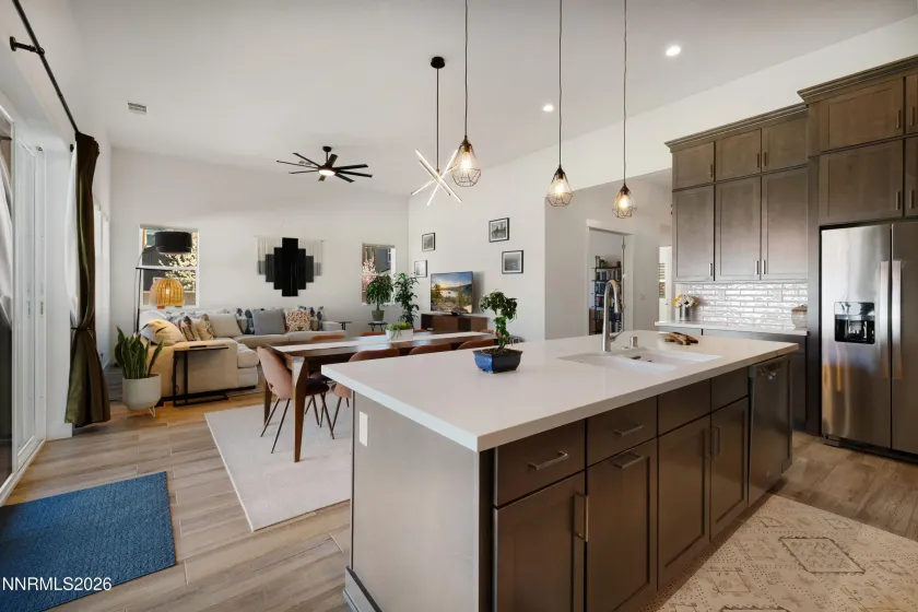 611 Camargue, Reno, Nevada 89511, 2 Bedrooms Bedrooms, ,2 BathroomsBathrooms,Residential,Residential,Camargue,260003131