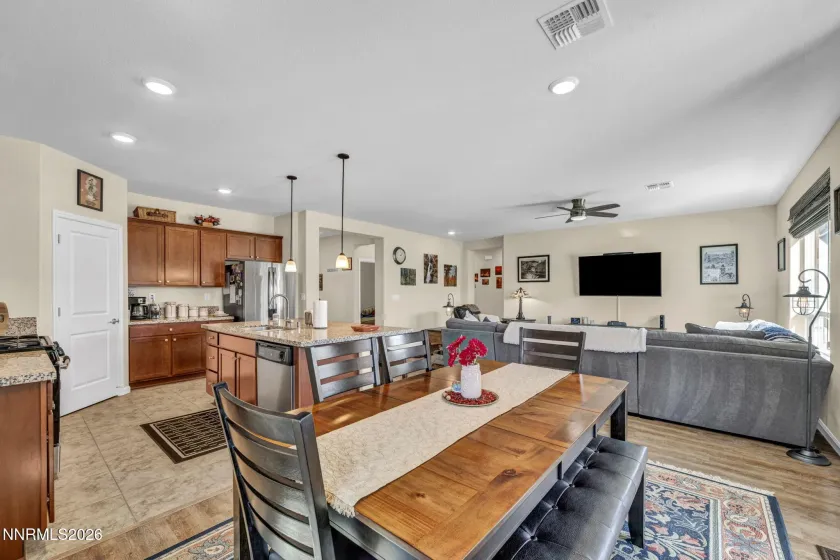 1216 Mallard Crest, Sparks, Nevada 89441, 3 Bedrooms Bedrooms, ,2 BathroomsBathrooms,Residential,Residential,Mallard Crest,260003152