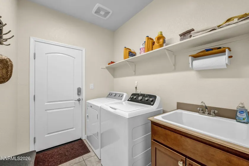 1216 Mallard Crest, Sparks, Nevada 89441, 3 Bedrooms Bedrooms, ,2 BathroomsBathrooms,Residential,Residential,Mallard Crest,260003152