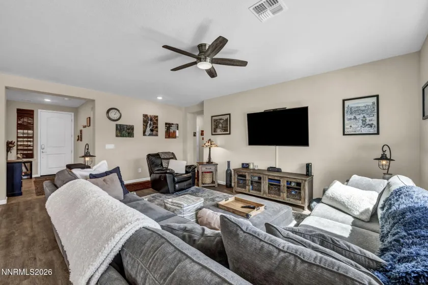 1216 Mallard Crest, Sparks, Nevada 89441, 3 Bedrooms Bedrooms, ,2 BathroomsBathrooms,Residential,Residential,Mallard Crest,260003152