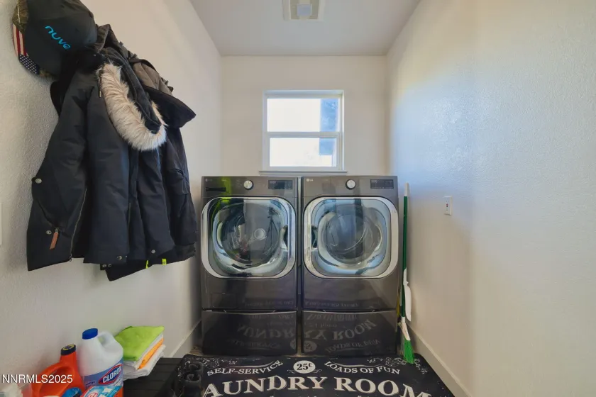 2988 Pine Valley, Gardnerville, Nevada 89410, 3 Bedrooms Bedrooms, ,3 BathroomsBathrooms,Residential,Residential,Pine Valley,250056538